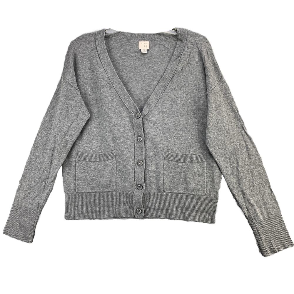 A New Day Women's Gray Cardigan Sweater Size Medium Buttons Pockets V Neck Knit